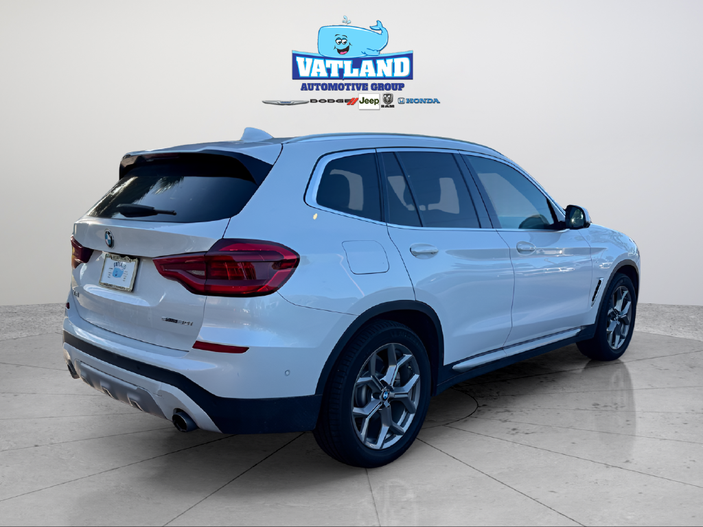 Used 2021 White BMW sDrive30i image 5