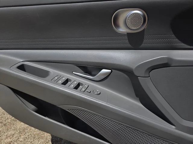 Used 2024 Ecotronic Gray Hyundai SEL image 17