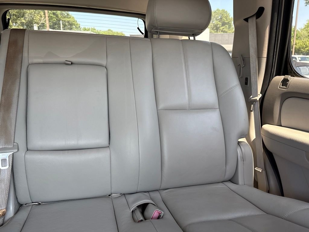 Used 2008 Silver Chevrolet LTZ image 13