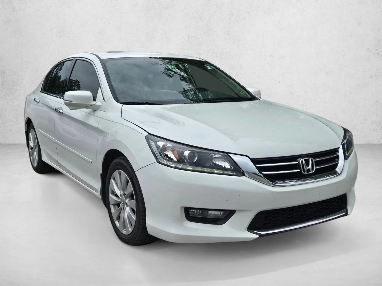 Used 2014 White Orchid Pearl Honda EX-L image 3