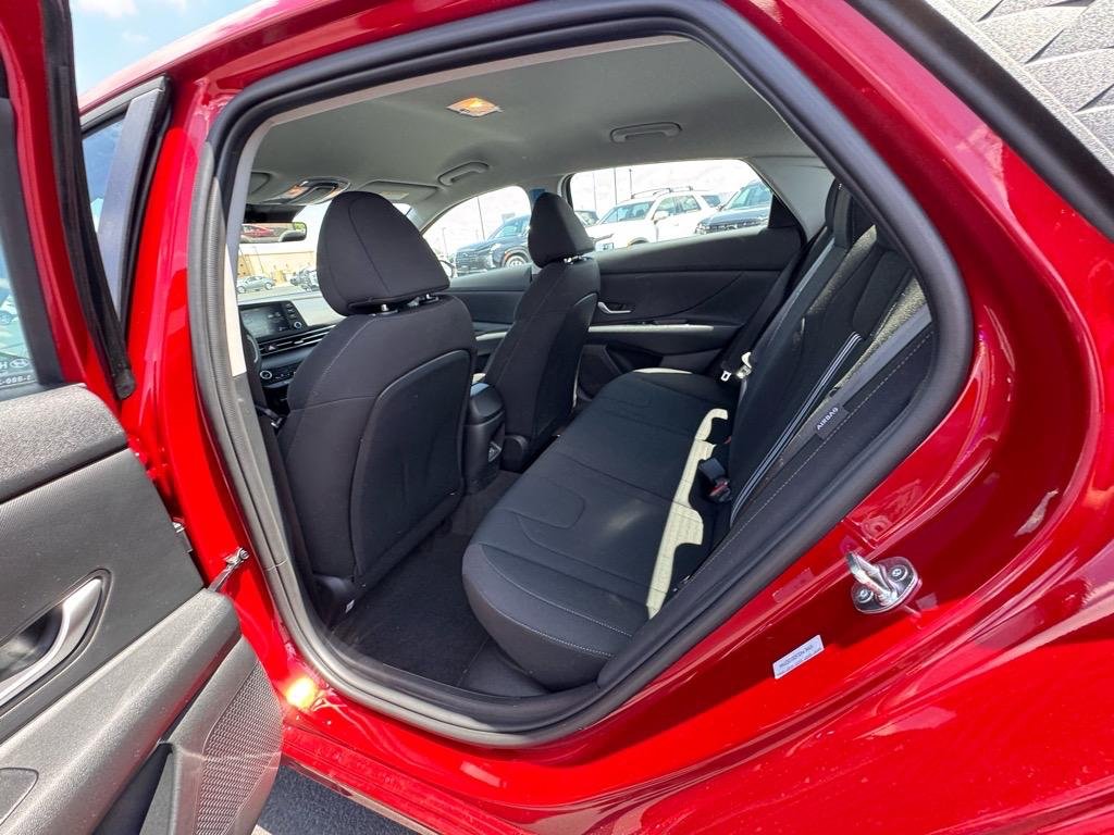 2025 Hyundai Elantra Blue - Photo 12
