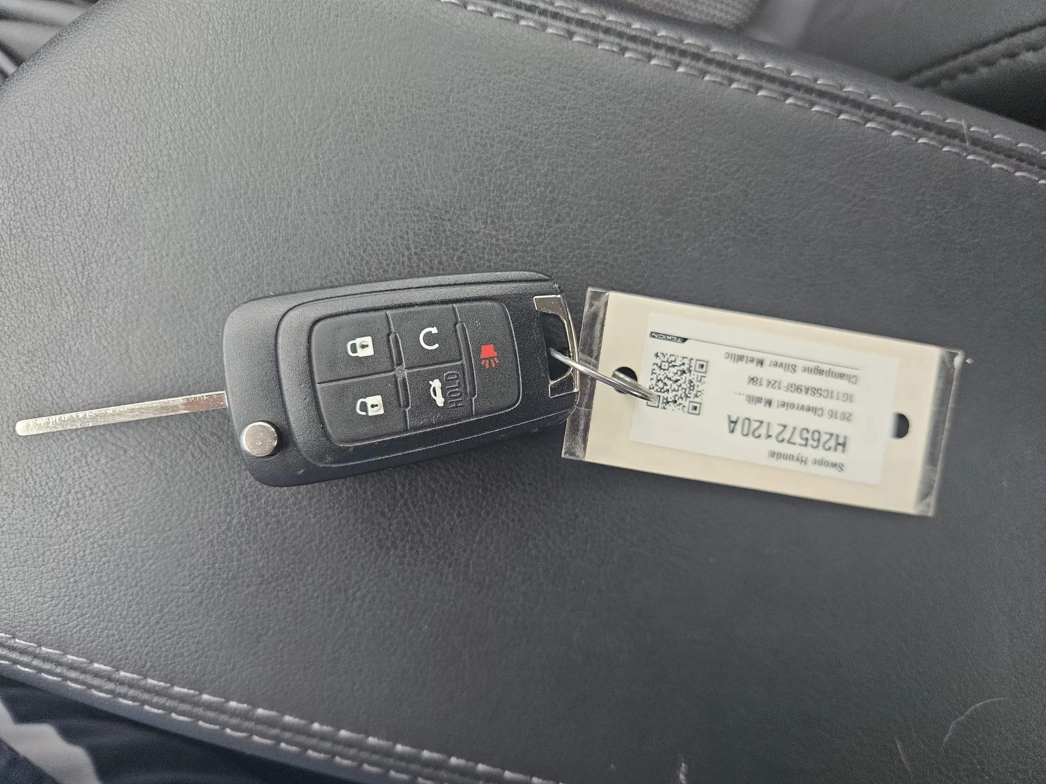 Used 2016 Champagne Silver Metallic Chevrolet LT image 14