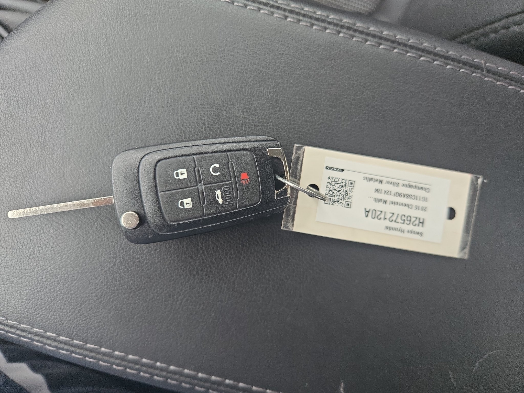 Used 2016 Champagne Silver Metallic Chevrolet LT image 14