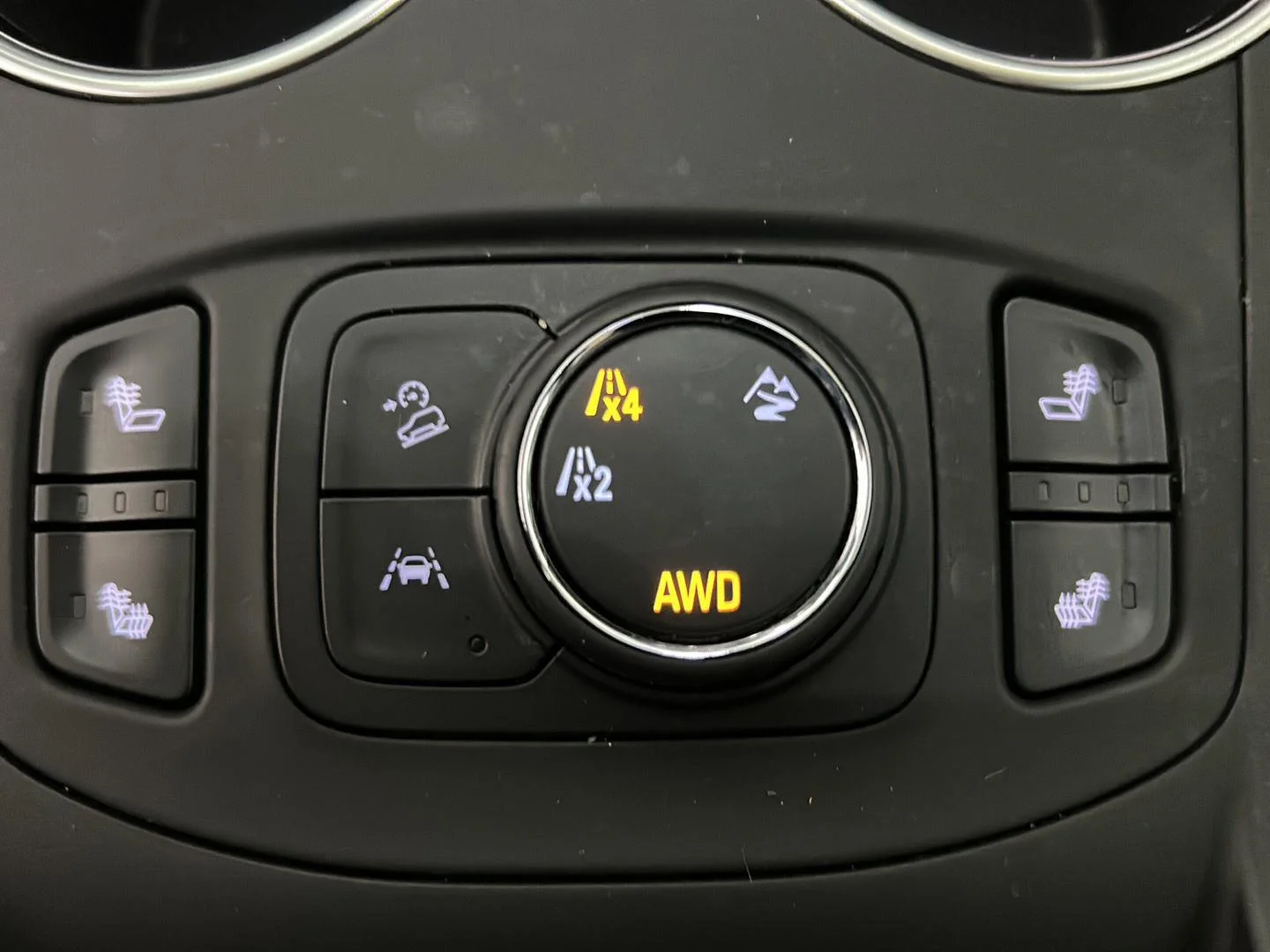 Used 2024 Downpour Metallic GMC SLE image 25