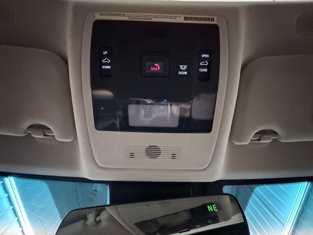 Used 2021 White Lexus 350 image 22