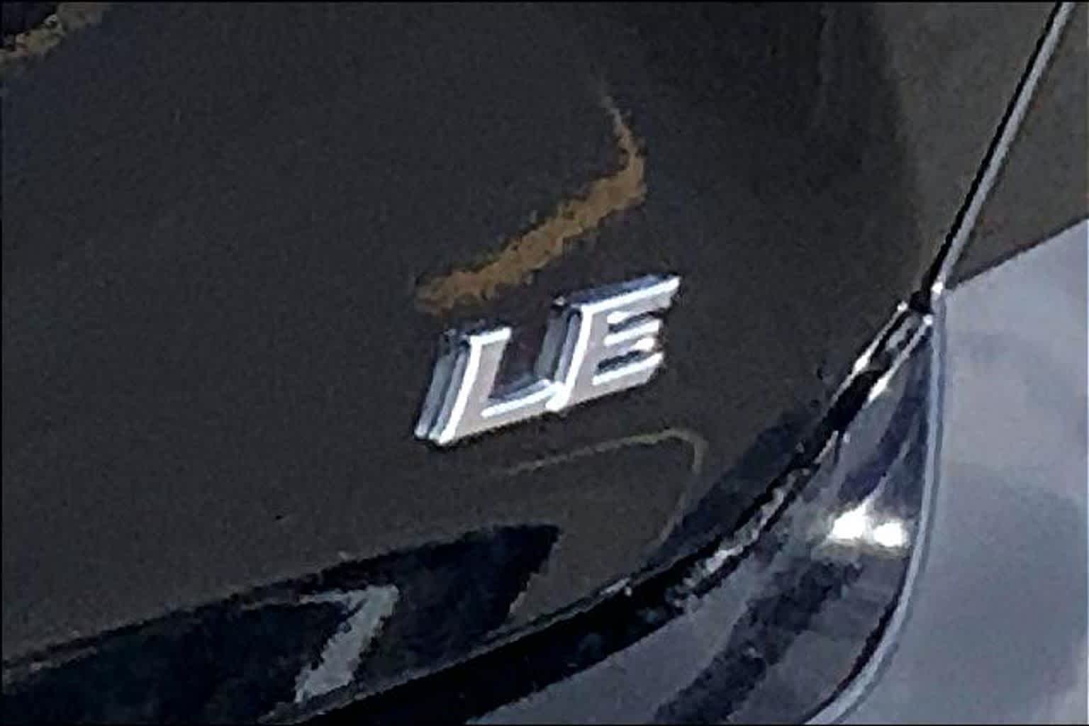 Used 2025 Midnight Black Metallic Toyota LE image 31