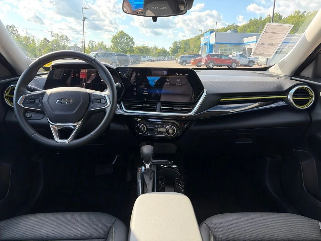 Used 2024 Gray Chevrolet ACTIV image 20