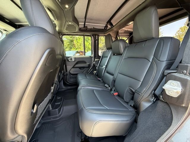 2025 Jeep Wrangler 4-Door Sahara - Photo 16