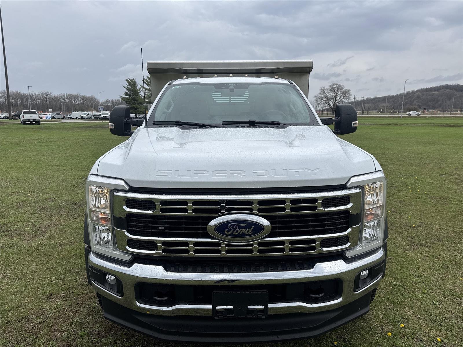 New 2026 Oxford White Ford F-550® XL image 5