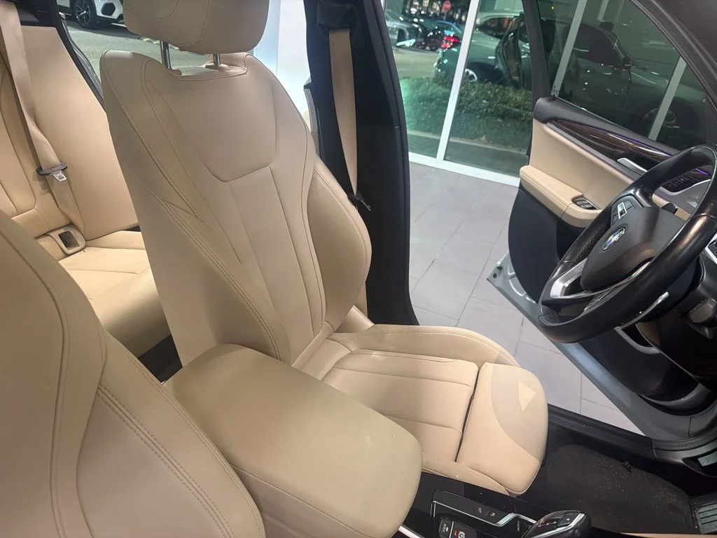 Used 2021 Silver BMW sDrive30i image 5