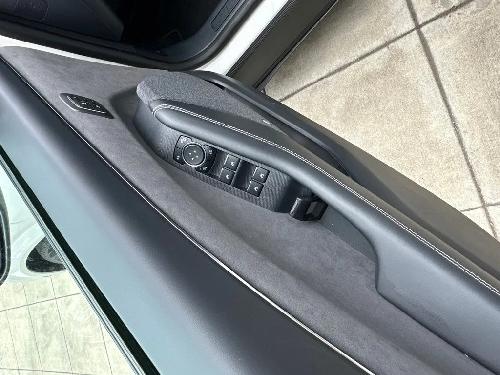 2025 Ford Mustang Mach-E GT - Photo 8