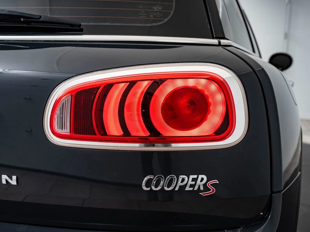 Used 2017 Gray Metallic MINI Clubman image 9