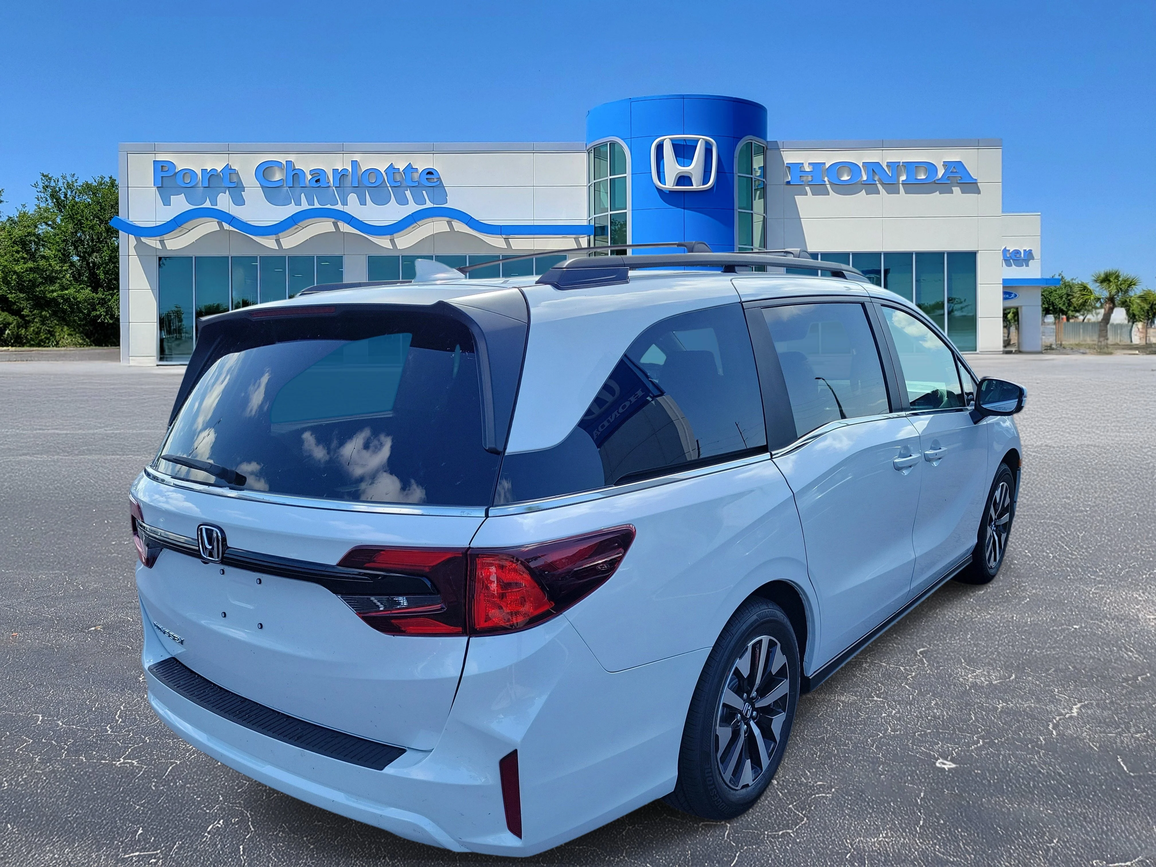 New 2026 Platinum White Pearl Honda EX-L image 31
