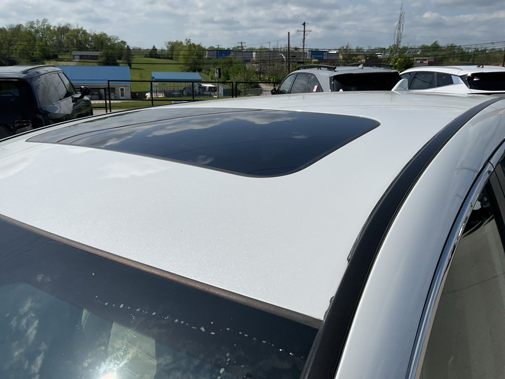 Used 2019 Platinum White Pearl Honda EX-L image 6