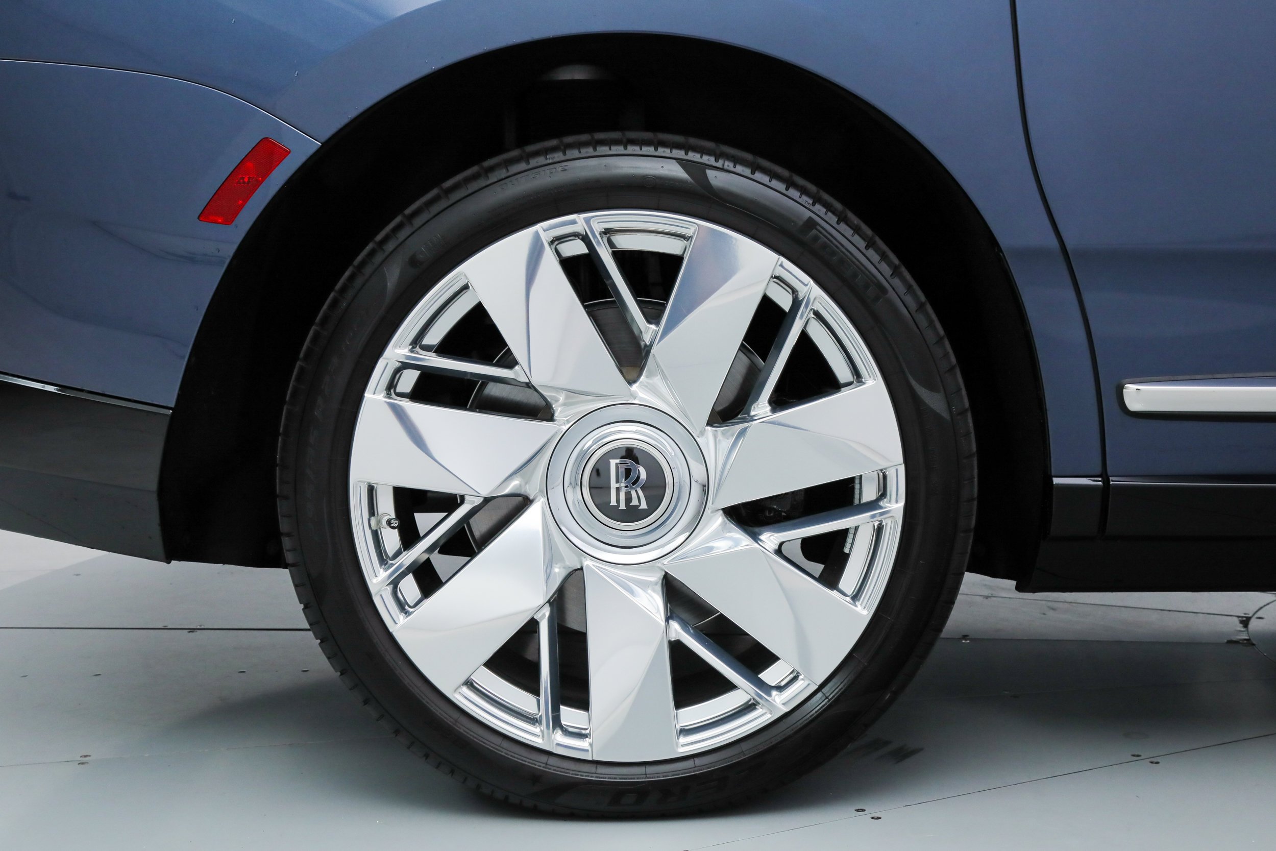 Used 2026 Blue Rolls-Royce  image 39