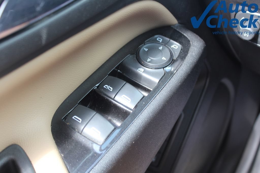 Used 2022 Summit White Chevrolet Premier image 19
