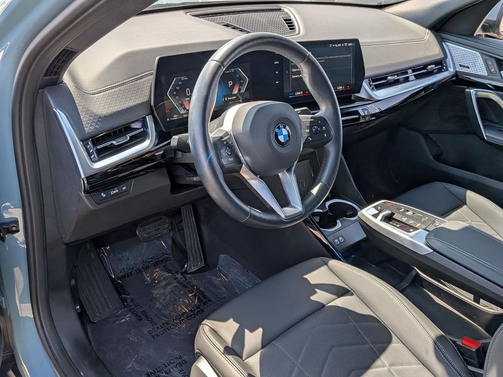 Used 2025 Green BMW xDrive28i image 8