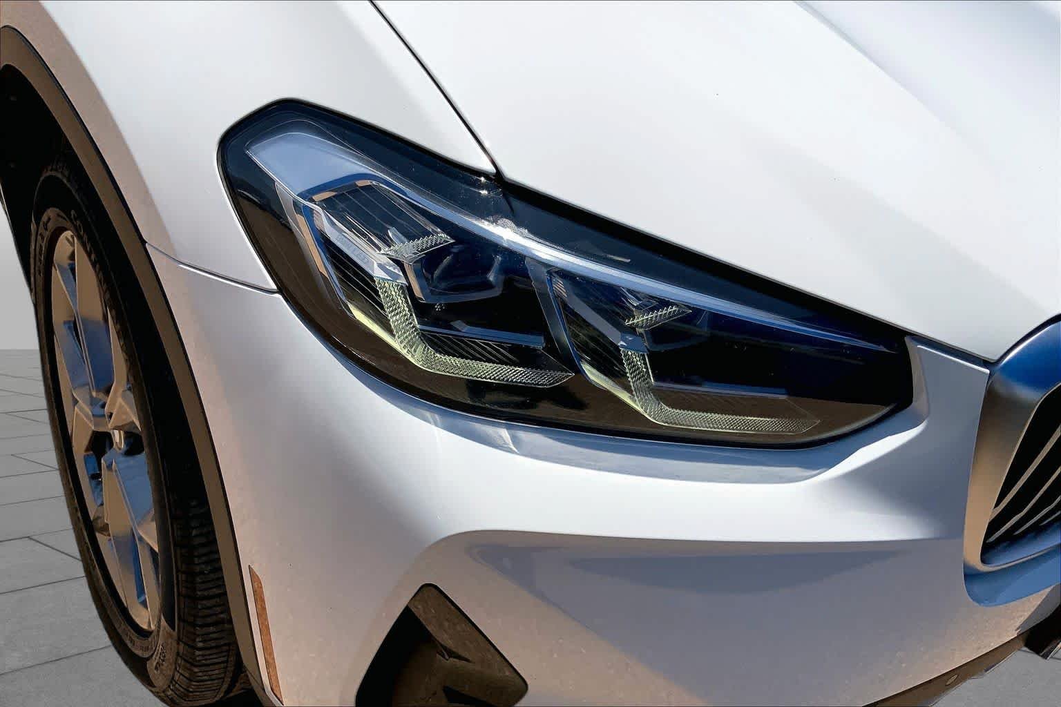 Used 2022 Alpine White BMW xDrive30i image 28