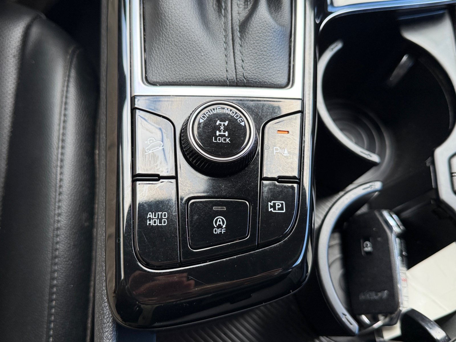 Used 2024 Wolf Gray Kia X-Line image 24