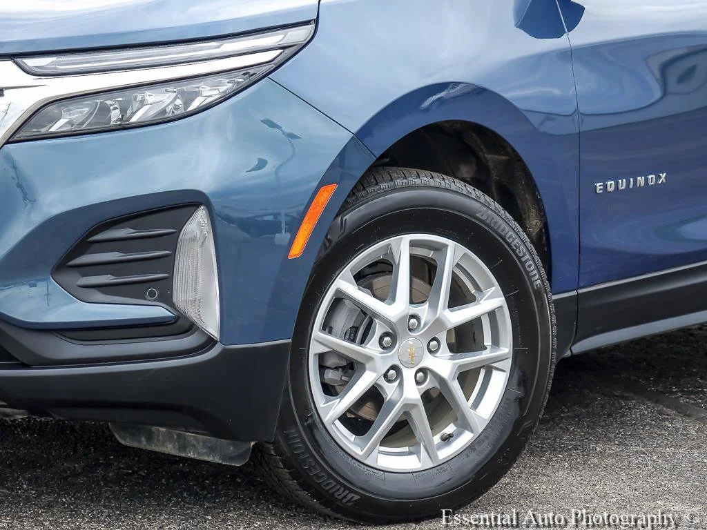 Used 2024 Lakeshore Blue Metallic Chevrolet LT image 5