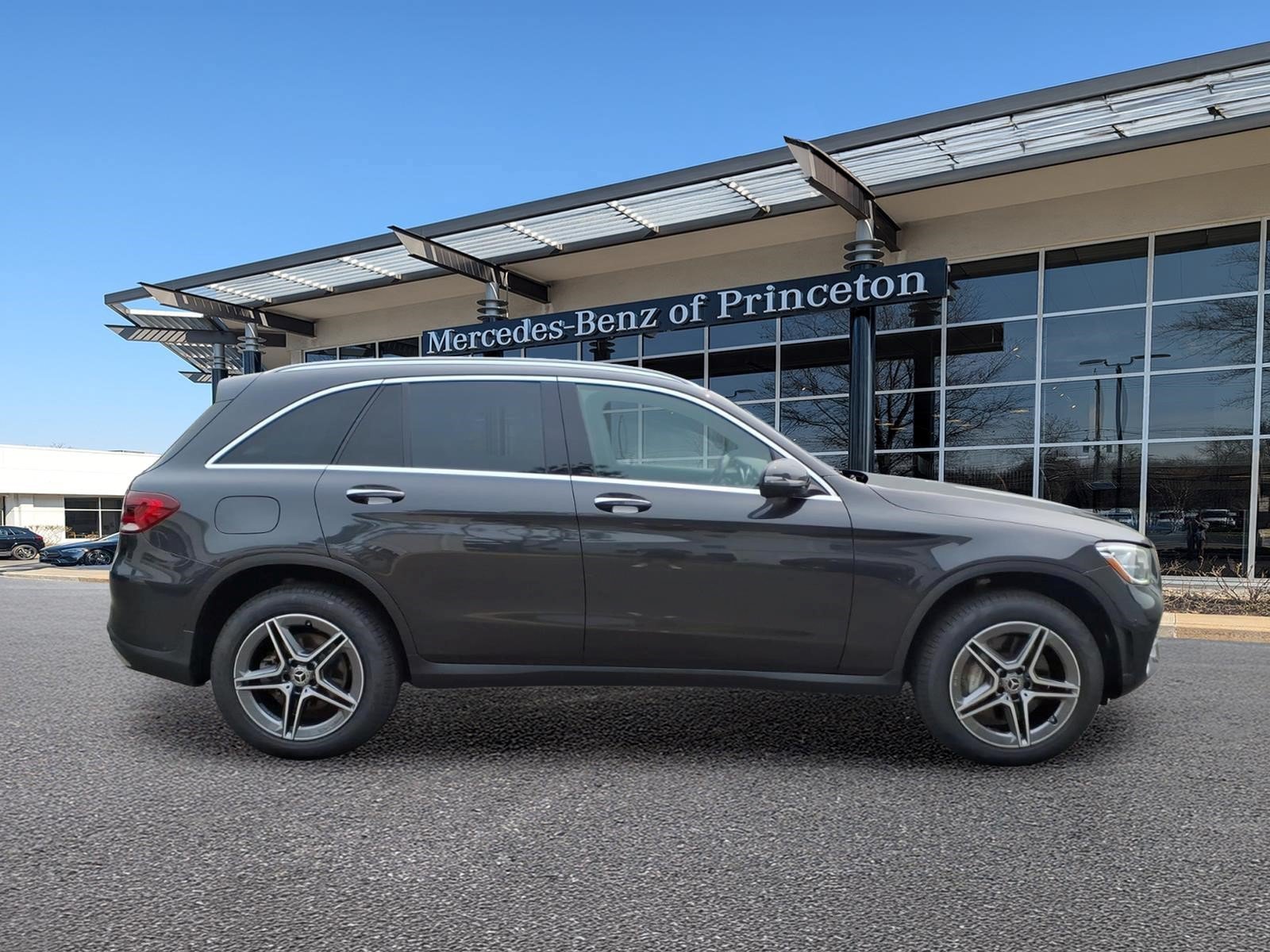 Certified Used 2022 Graphite Grey Metallic Mercedes-Benz GLC 300 4MATIC® SUV image 2