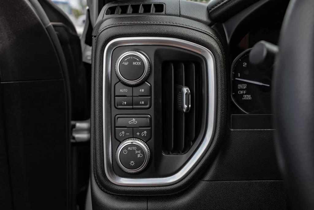 Used 2020 Quicksilver Metallic GMC SLE image 21