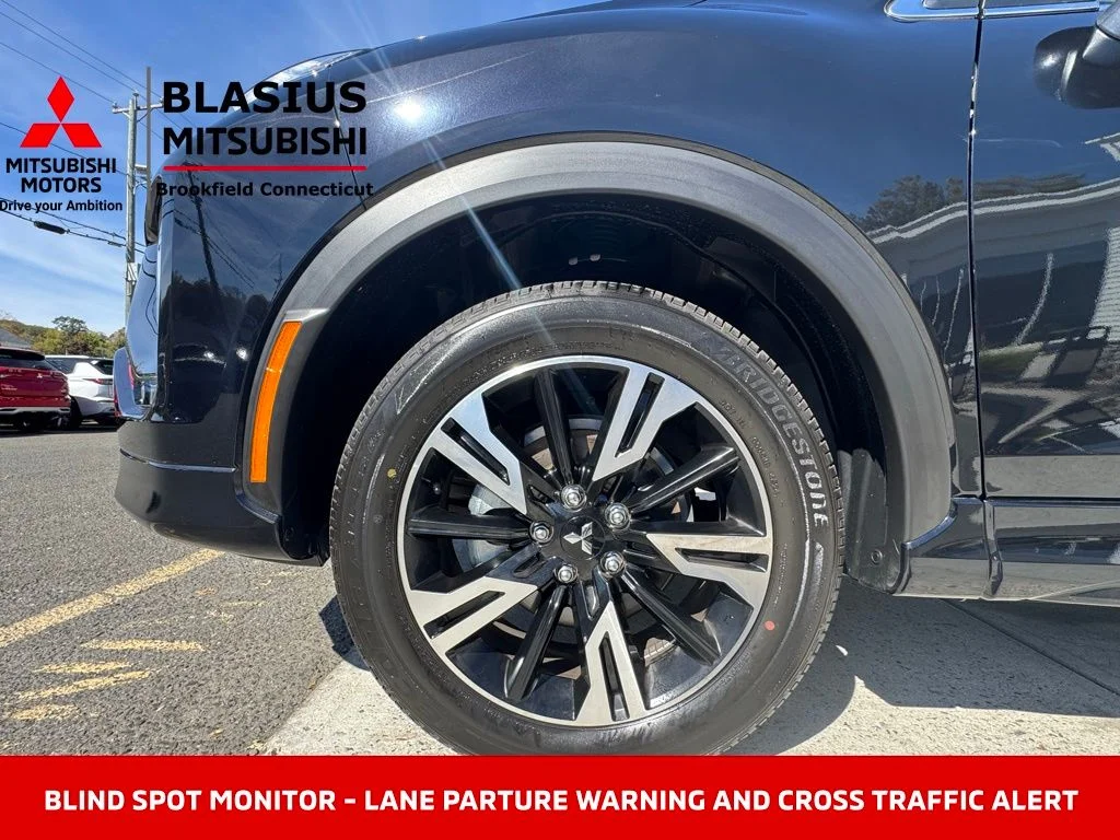New 2025 Black Mitsubishi SEL image 7