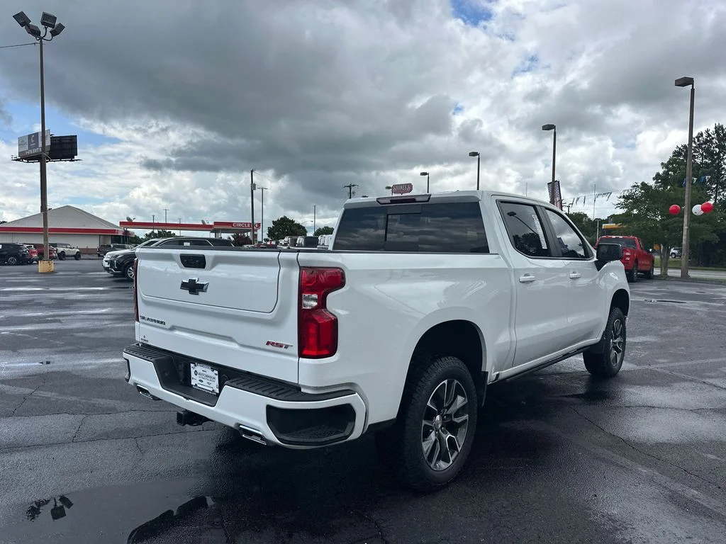 Used 2024 White Chevrolet RST image 7