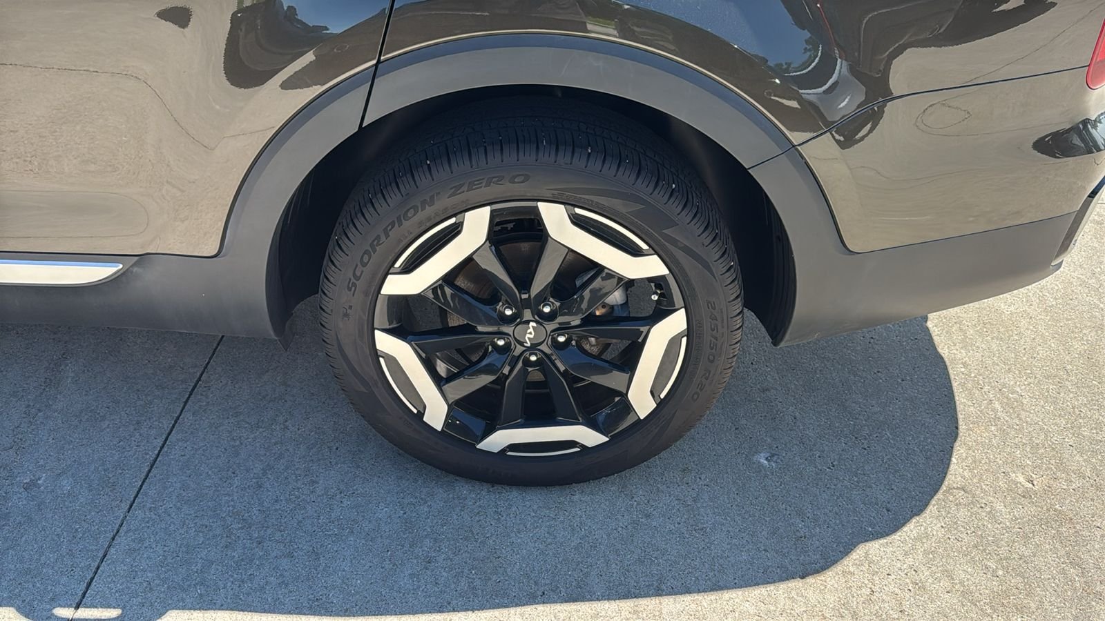 Used 2025 Green Kia S image 7