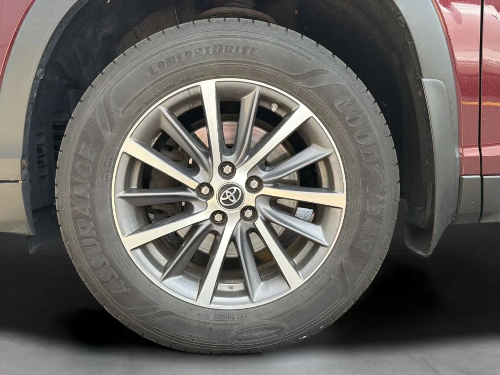 Used 2019 Red Toyota XLE image 13