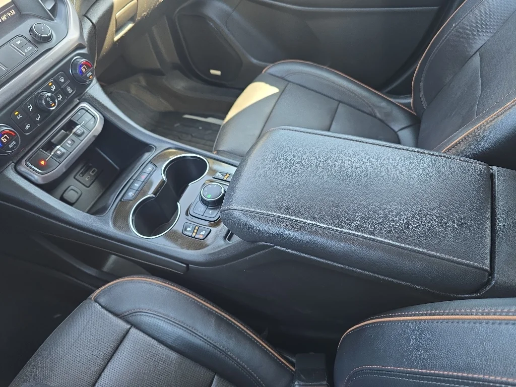 Used 2020 Summit White GMC AT4 image 14