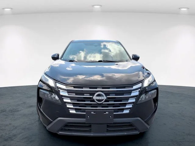 Used 2025 Black Nissan SV image 4