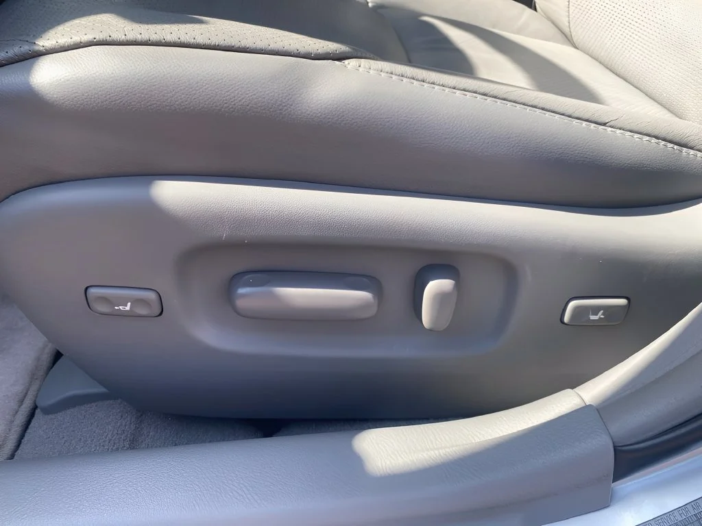 Used 2007 Silver Toyota XL image 10