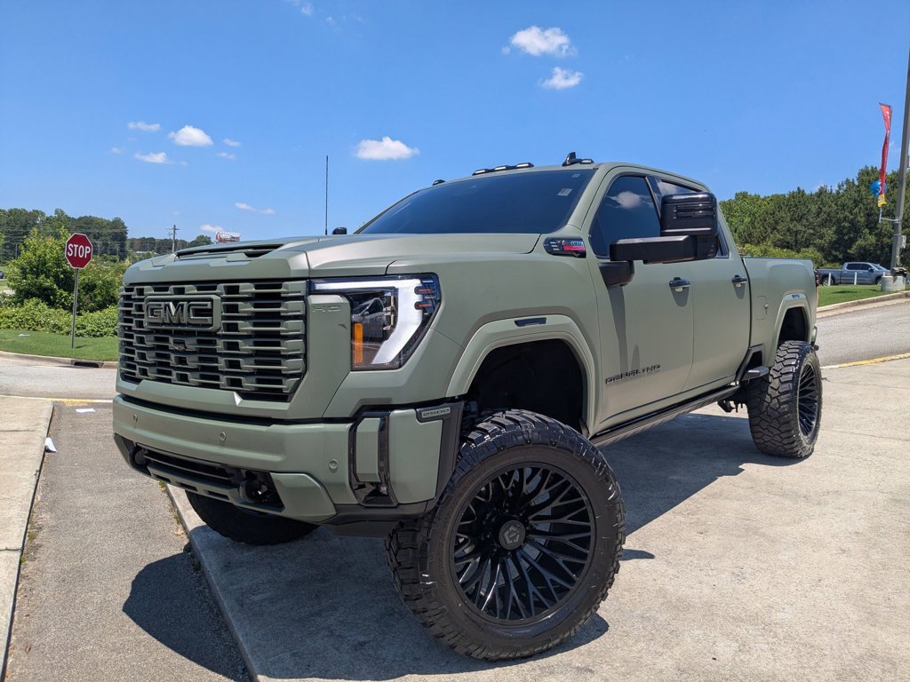 2025 GMC Sierra 4WD Crew Cab Standard Box Denali's photo