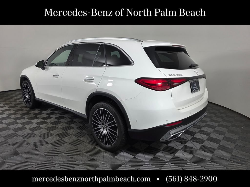 New 2026 Polar White Mercedes-Benz GLC 300 image 4
