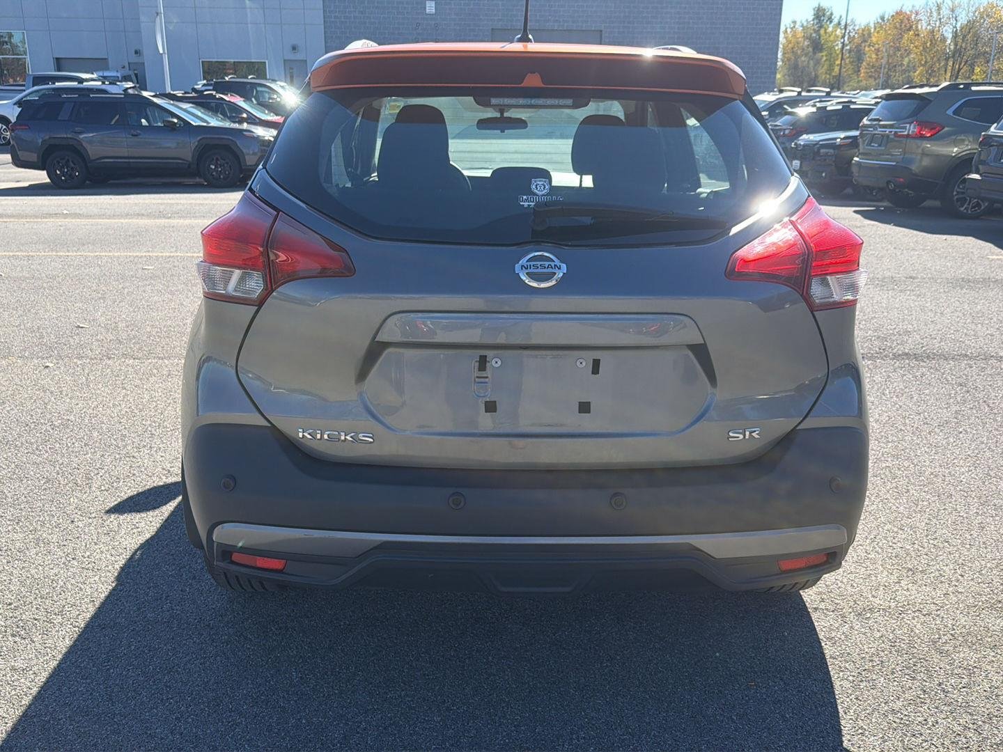 Used 2020 Gun Metallic/Monarch Orange Nissan SR image 4