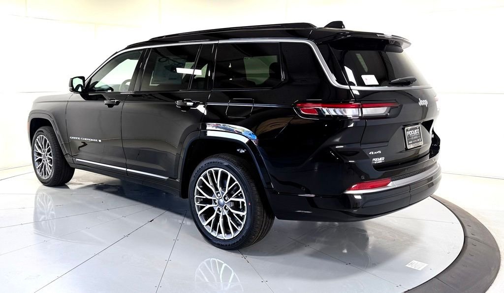 New 2026 Diamond Black Crystal Pearl-Coat Exterior Paint Jeep Summit image 6