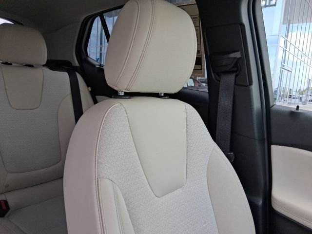 Used 2022 White Buick Select image 20