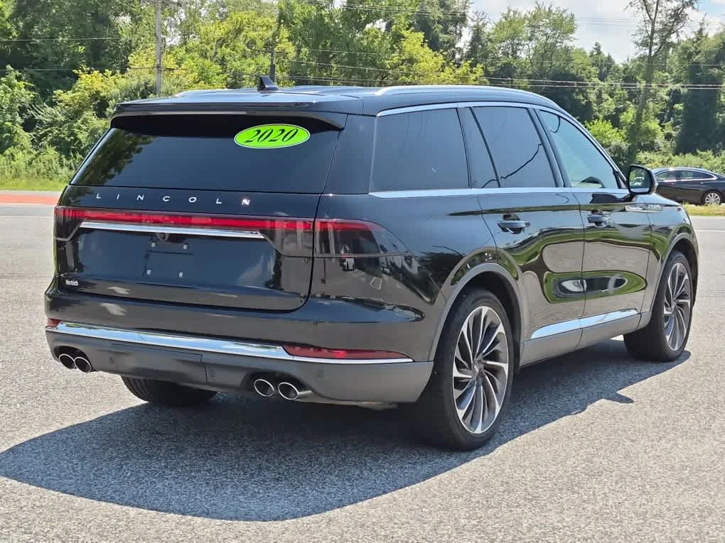 Used 2020 Infinite Black Metallic Lincoln Reserve image 3