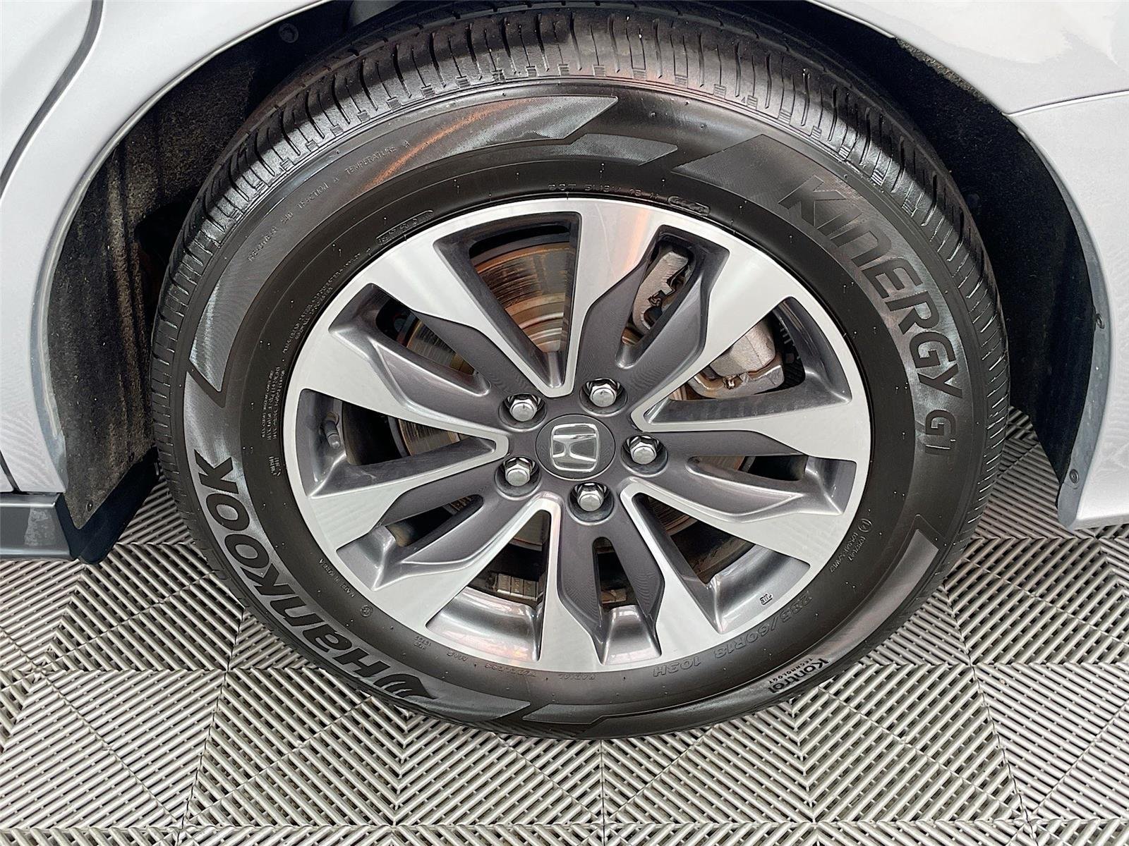 Used 2022 Lunar Silver Metallic Honda EX-L image 37