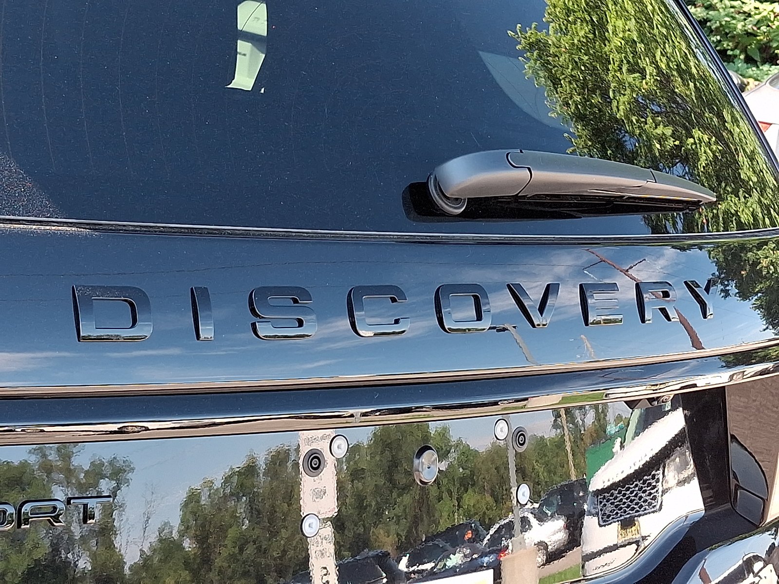 New 2026 Santorini Black Land Rover Landmark image 22