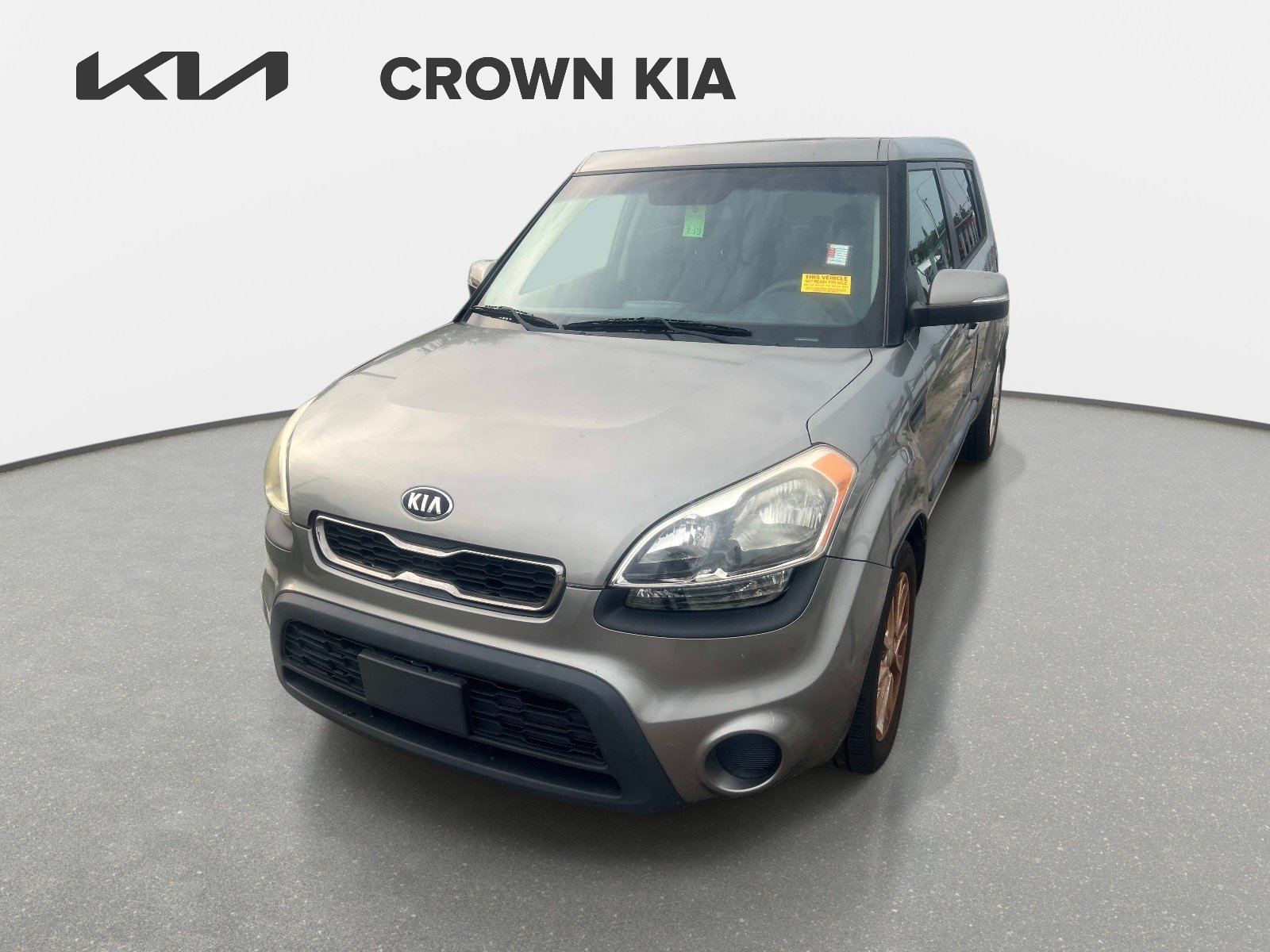 Used 2013 Titanium Pearl Metallic Kia + image 2