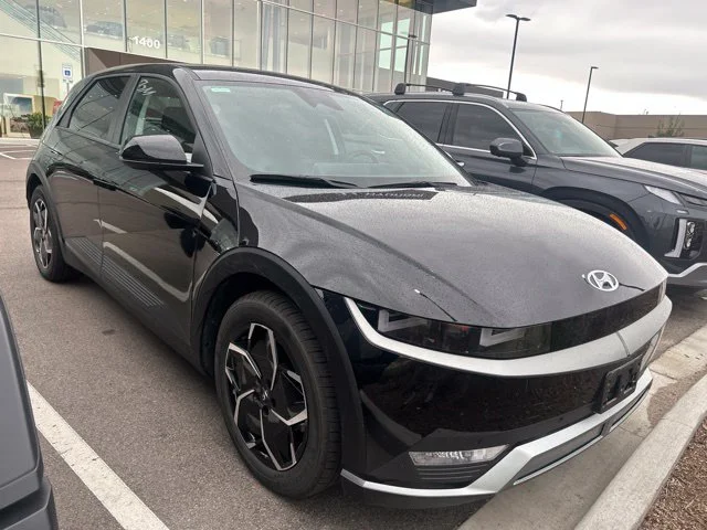Used 2024 Black Hyundai SEL image 2