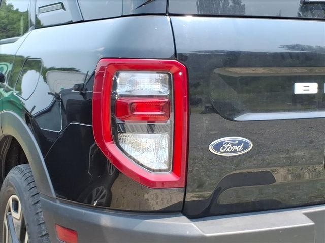 Used 2022 Black Ford Outer Banks image 15