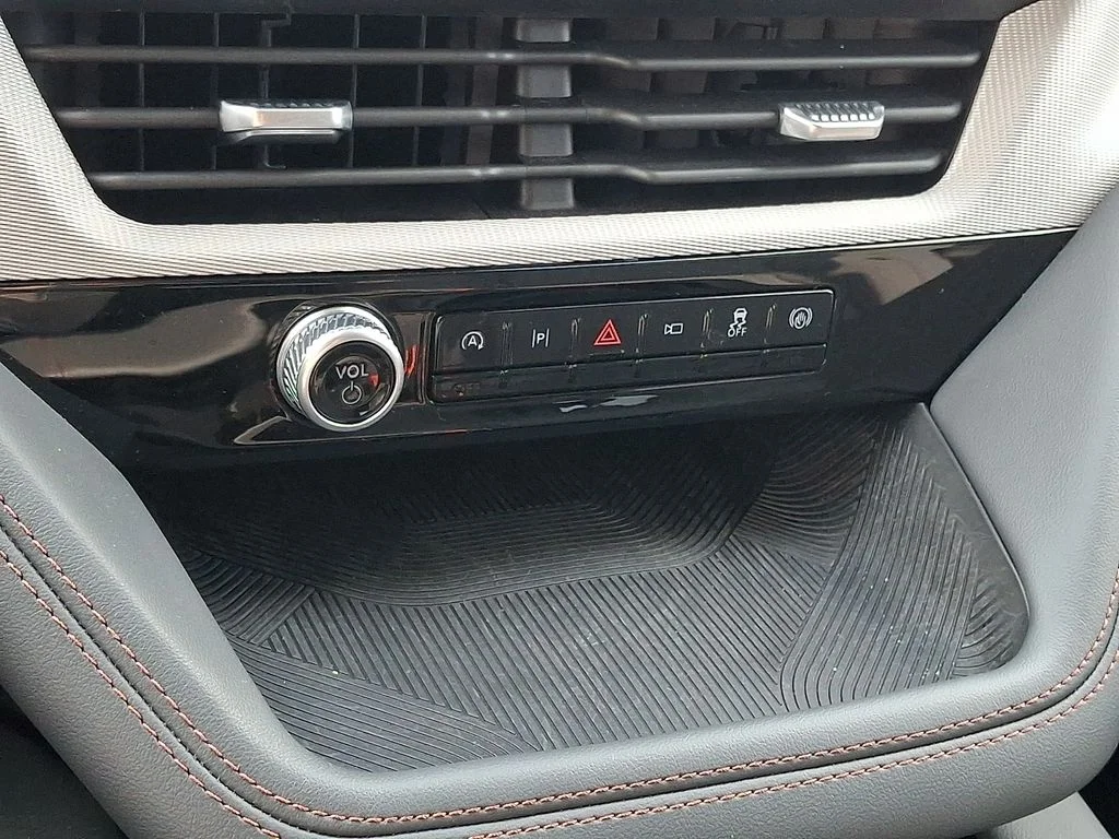 2026 Ford Explorer Active - Photo 15