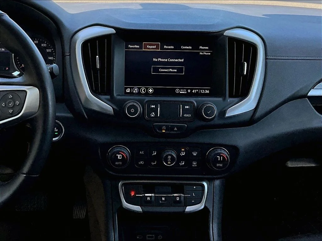 Used 2024 White GMC SLT image 18