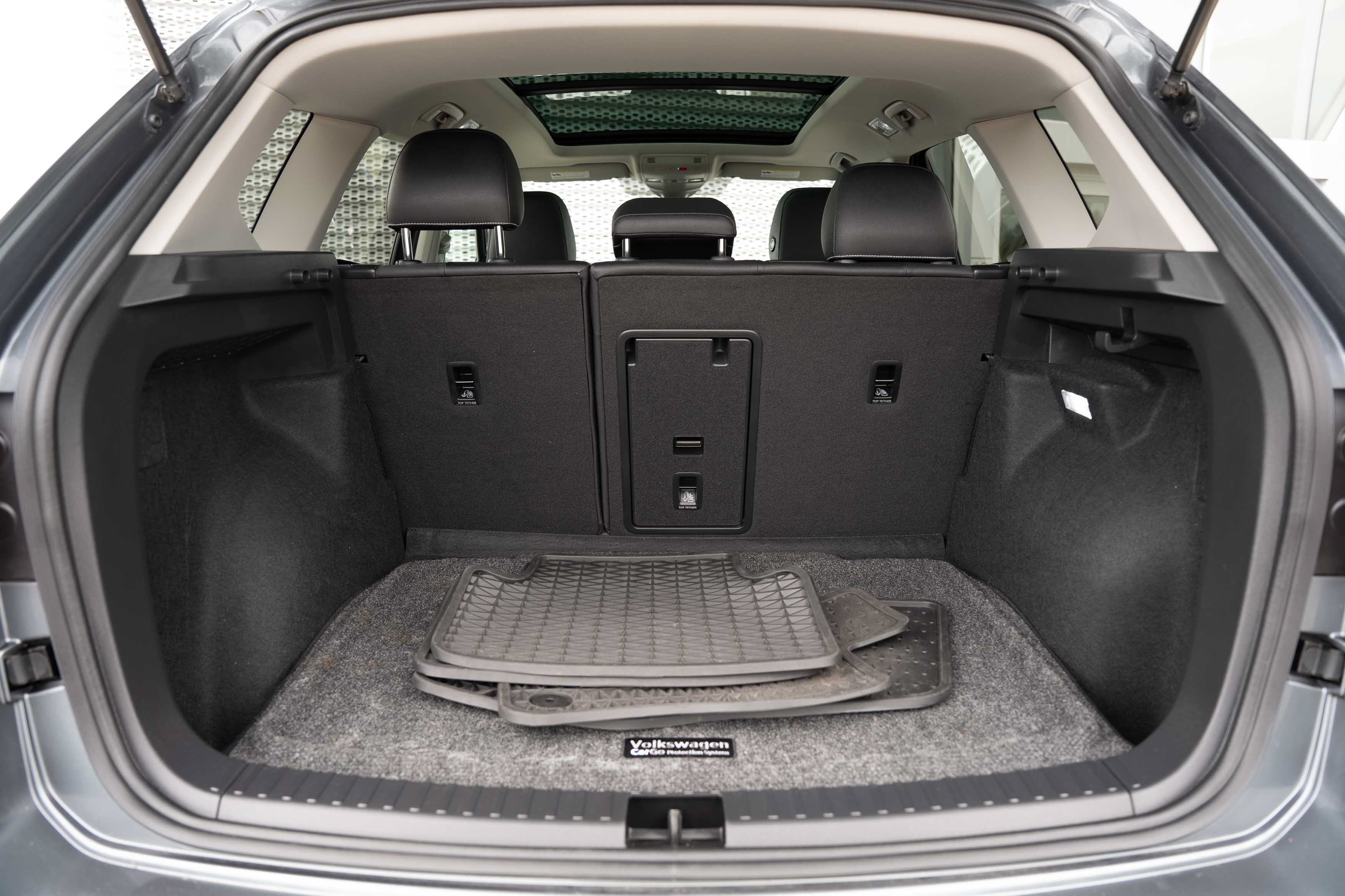 Used 2024 Platinum Gray Metallic Volkswagen SEL image 24