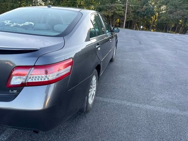 Used 2010 Gray Toyota LE image 6