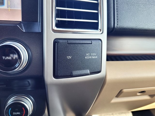 Used 2015  Ford Lariat image 18