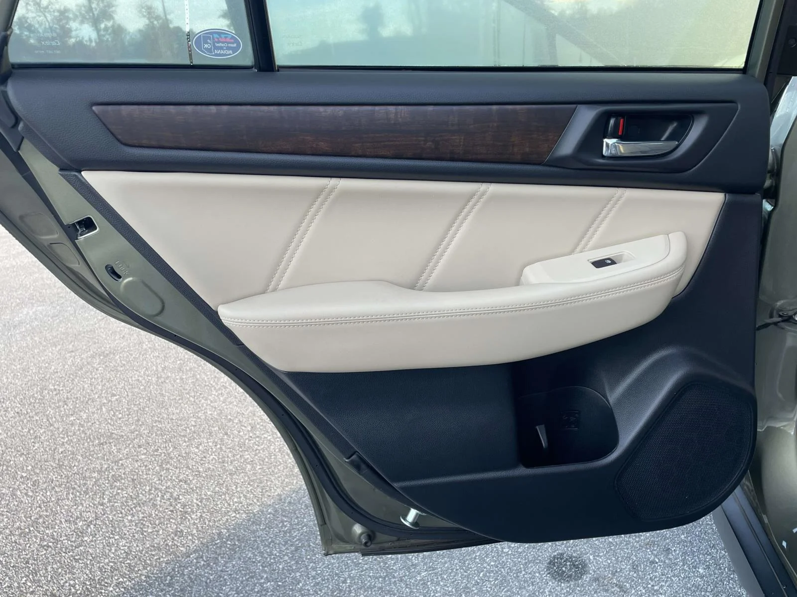 Used 2019 Wilderness Green Metallic Subaru Limited image 2